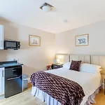 Pensjonat Roger Ground - With Onsite Car Parking Windermere