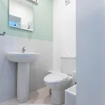 Roger Ground - With Onsite Car Parking 4*