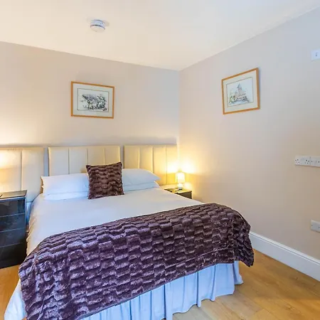 Roger Ground - With Onsite Car Parking Guest house Windermere