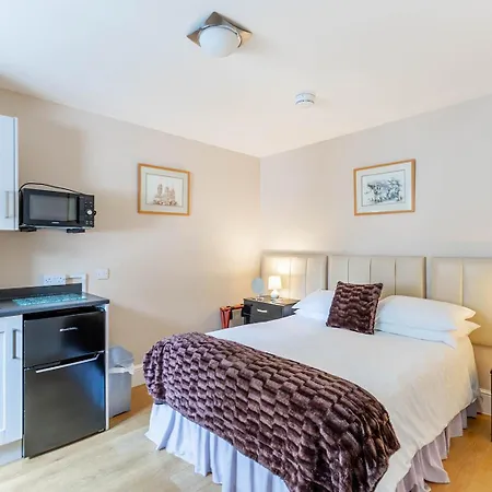 Πανσιόν Roger Ground - With Onsite Car Parking Windermere