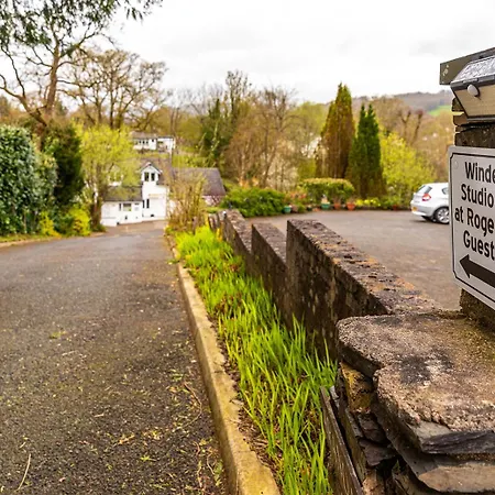 Roger Ground - With Onsite Car Parking Guest house 4*