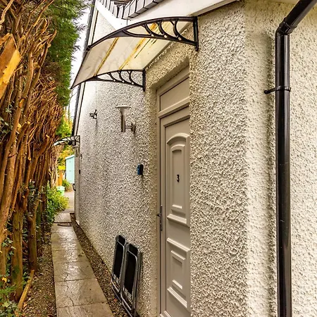 Πανσιόν Roger Ground - With Onsite Car Parking Windermere