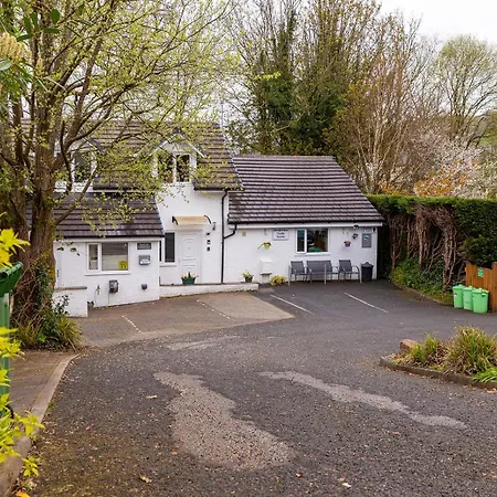 Roger Ground - With Onsite Car Parking Guest house Windermere