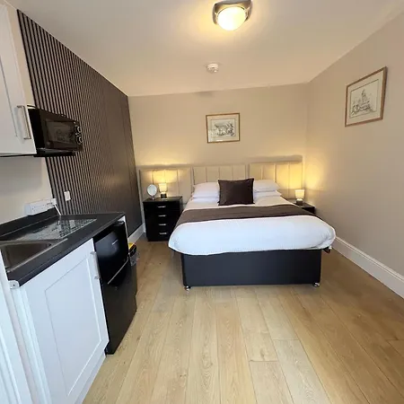 Roger Ground - With Onsite Car Parking Windermere