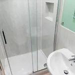 Konukevi Roger Ground - With Onsite Car Parking 4*