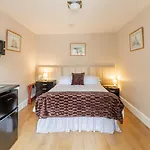 Konukevi Roger Ground - With Onsite Car Parking