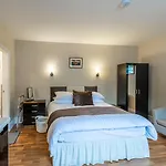 Konukevi Roger Ground - With Onsite Car Parking