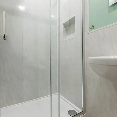 Roger Ground - With Onsite Car Parking 4* 温德米尔
