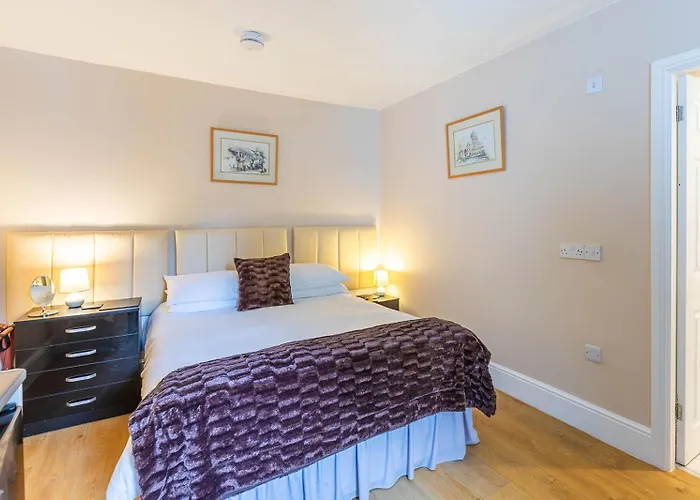 Roger Ground - With Onsite Car Parking 招待所 温德米尔