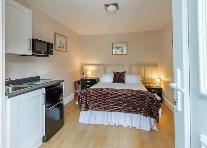 Roger Ground - With Onsite Car Parking 招待所