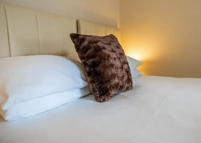 Roger Ground - With Onsite Car Parking