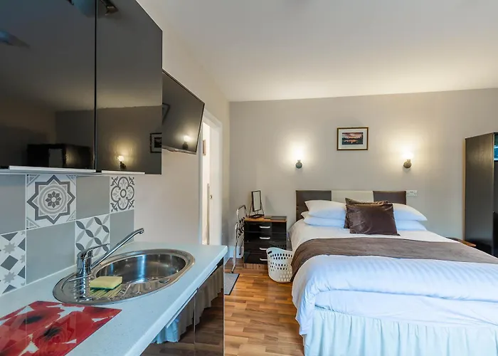 Roger Ground - With Onsite Car Parking 招待所